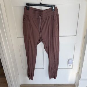 CRZ YOGA Brown Capri Pants